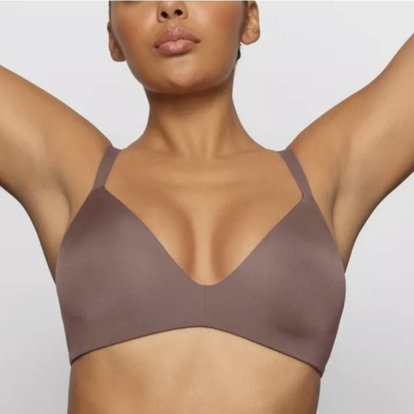 NWT SKIMS Wireless Push Up Bra - Picture 1 of 4